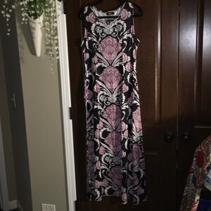 Elegant Black and Pink Patterned Maxi Dress